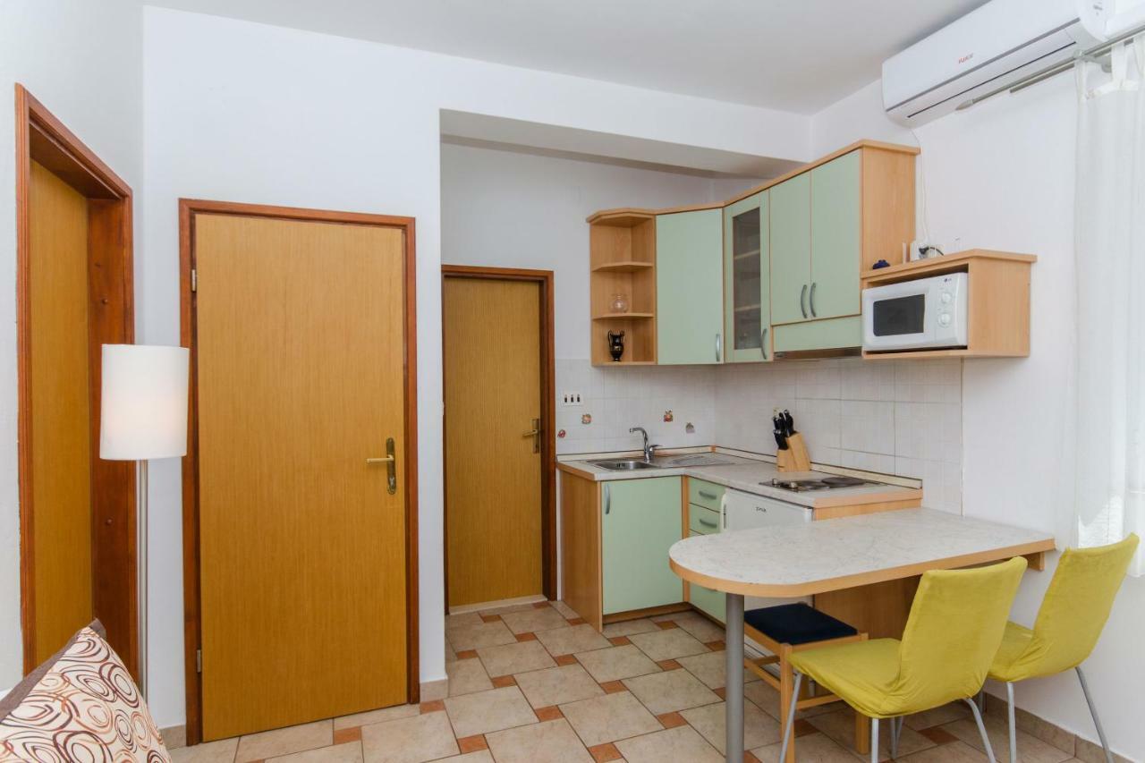 Apartments Marjan Брна Экстерьер фото
