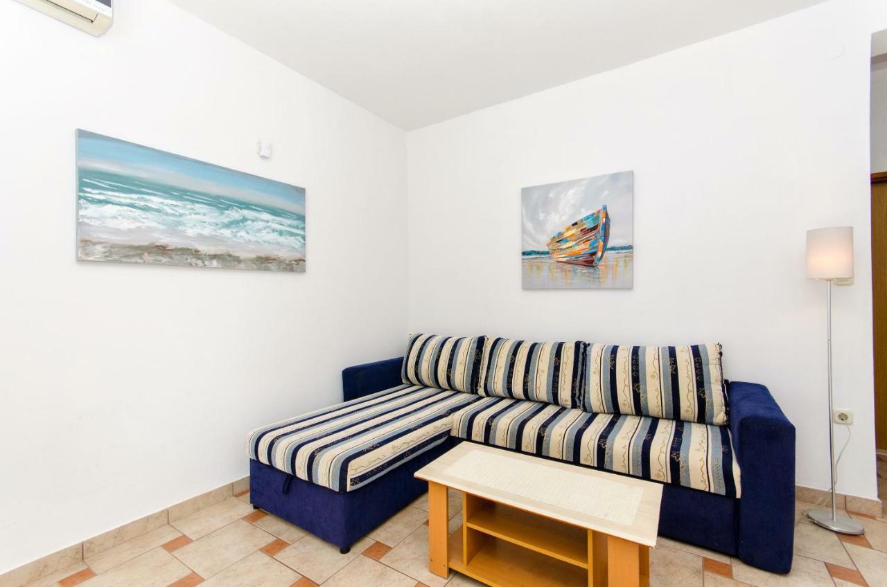 Apartments Marjan Брна Экстерьер фото